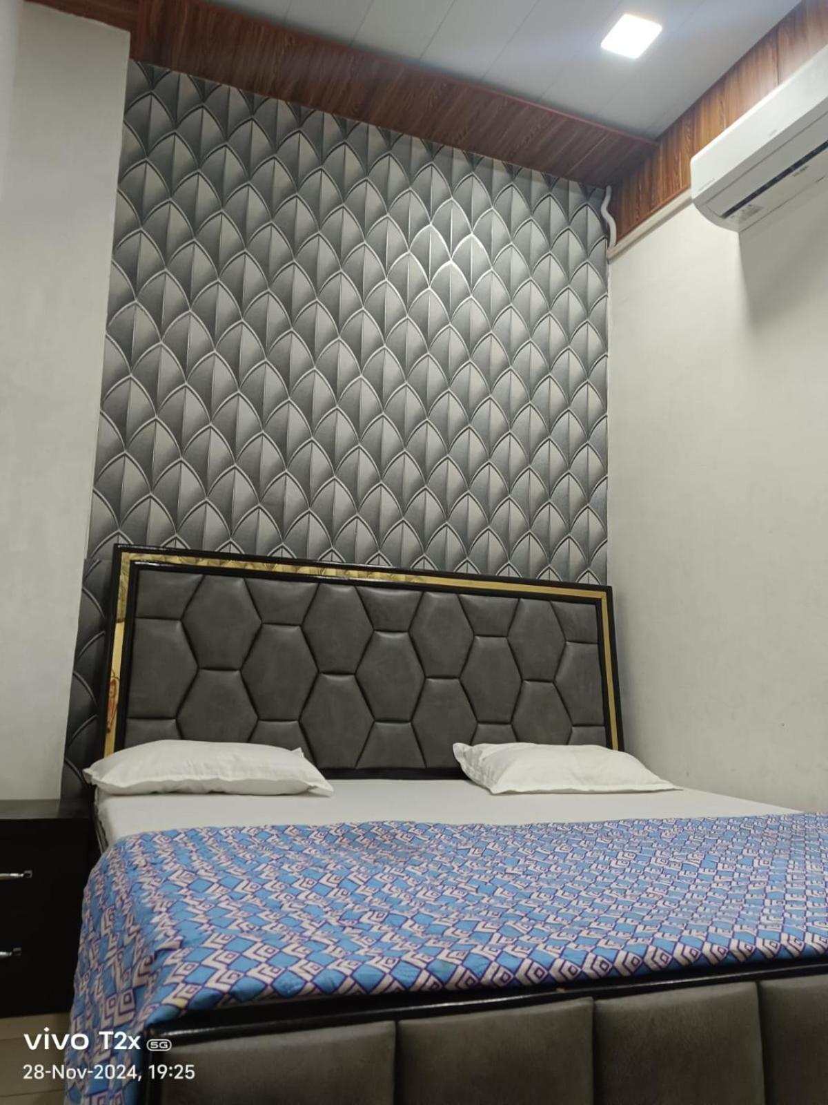 Hari Krishnam Residency Ξενοδοχείο Mathura Εξωτερικό φωτογραφία